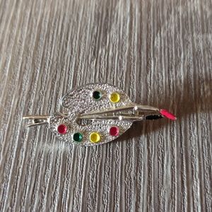 Gerry's vintage palette and paint brush pin/brooch